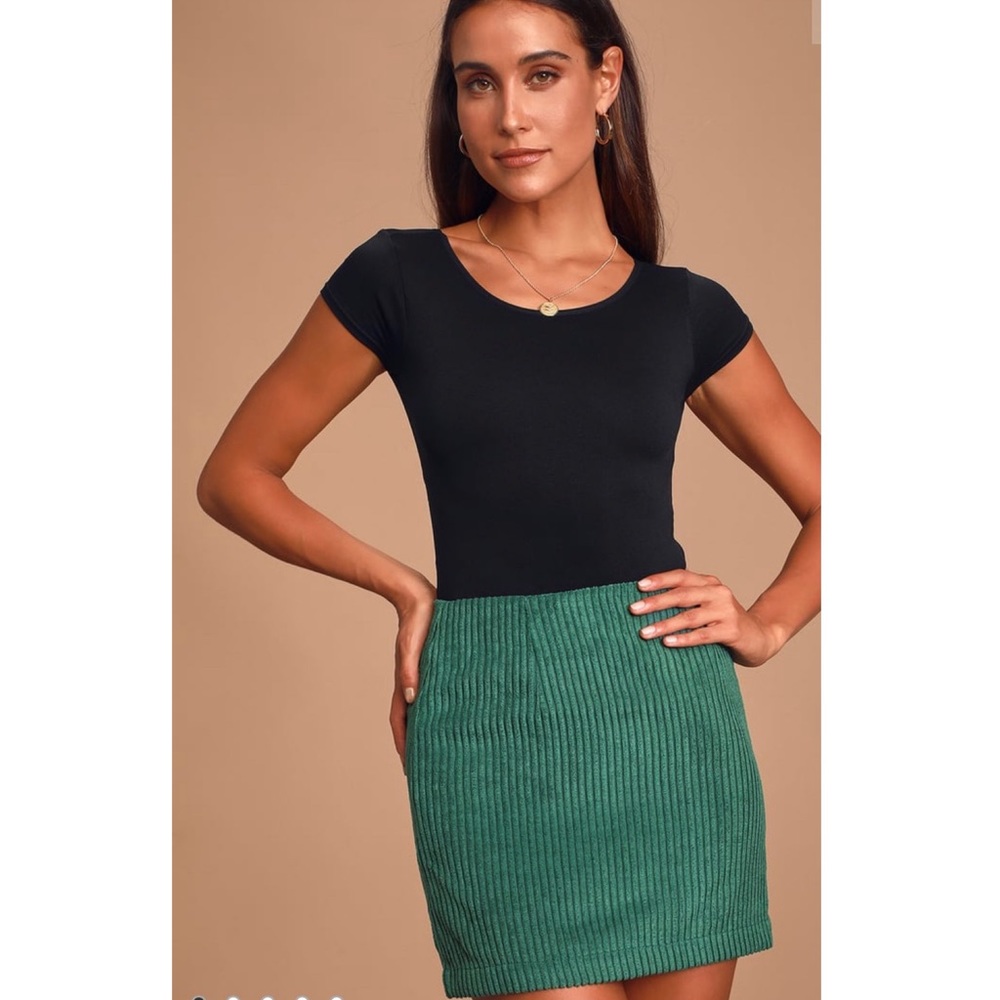 NEW! Lulus dark green corduroy mini skirt